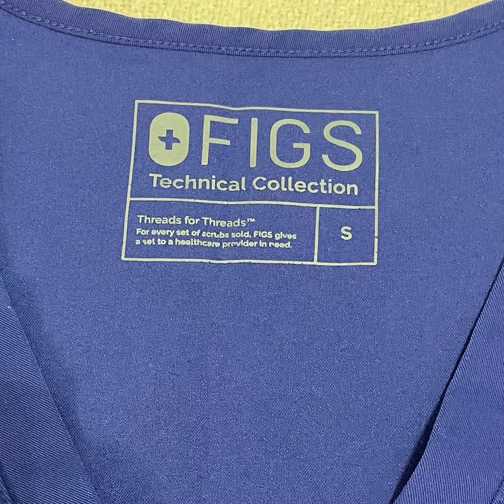 Figs Technical Collection Blue Scrub Top‎ - Picture 2 of 7